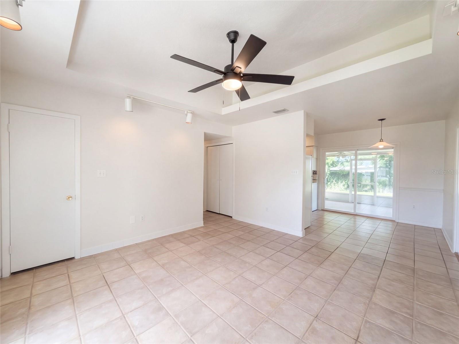 509 CLEARFIELD RD — photo 12