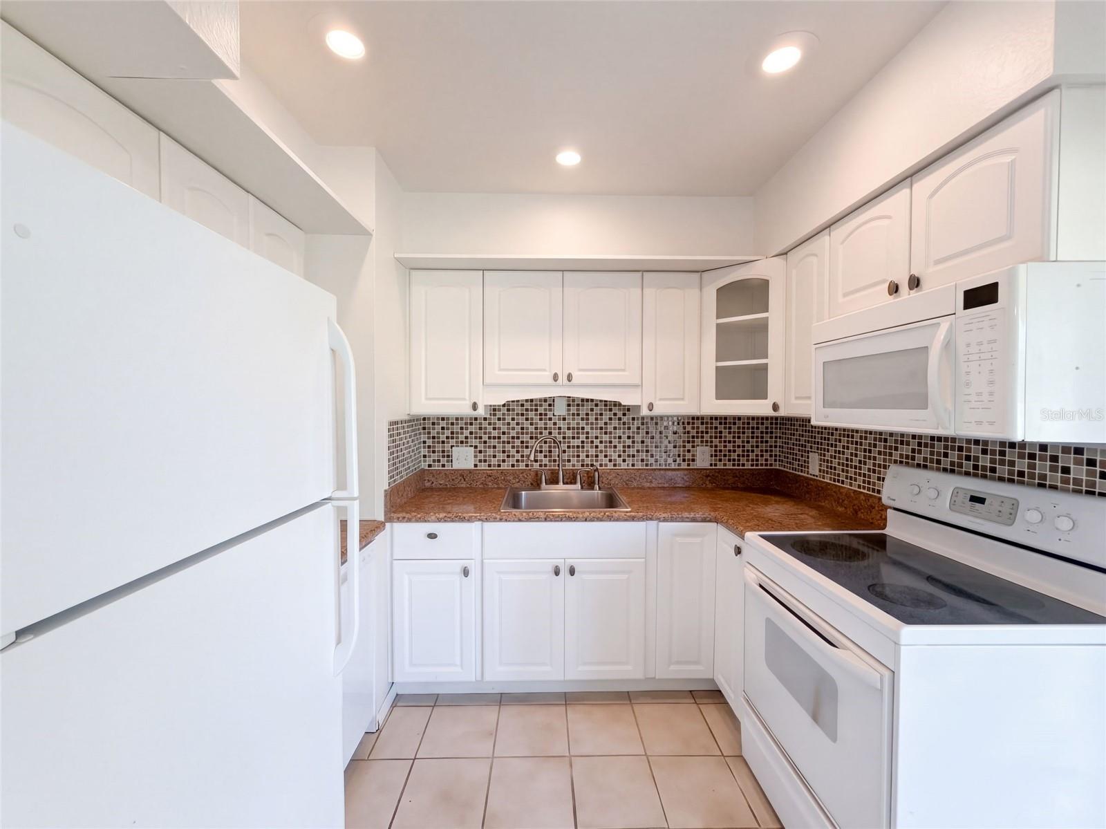 509 CLEARFIELD RD — photo 2