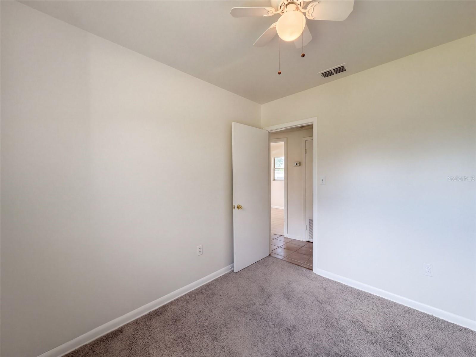 509 CLEARFIELD RD — photo 17