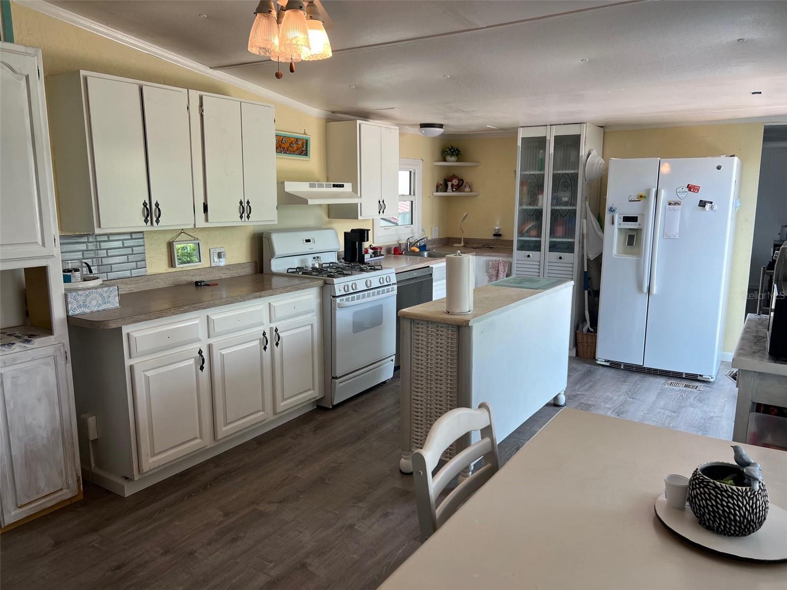 6580 SEMINOLE BLVD #204 — photo 7