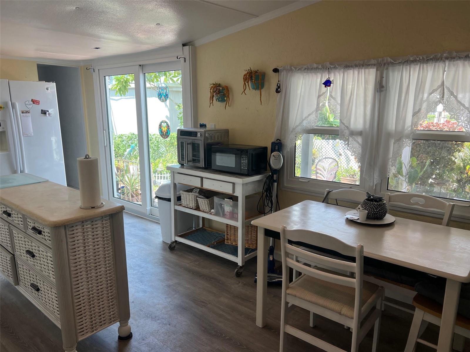 6580 SEMINOLE BLVD #204 — photo 9