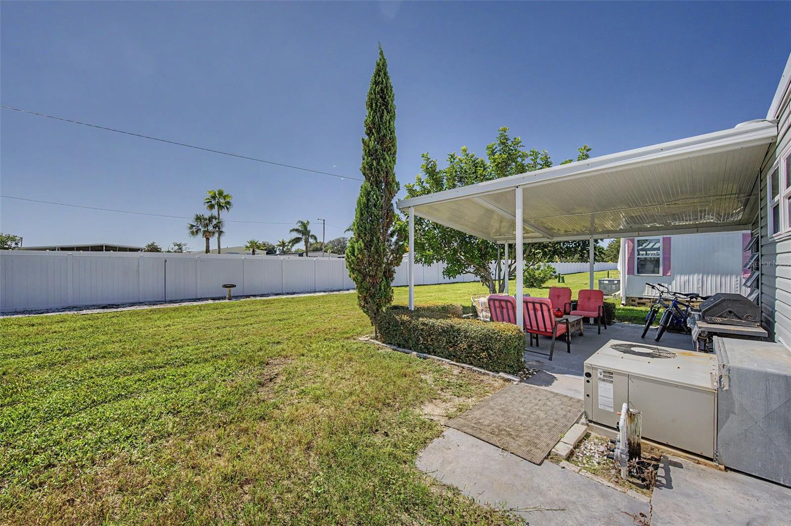 18 DRURY LN — photo 37