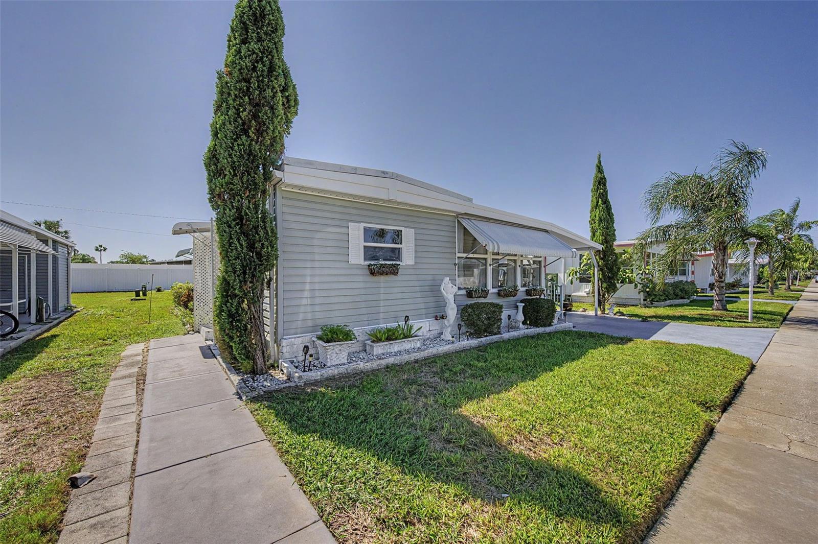 18 DRURY LN — photo 12