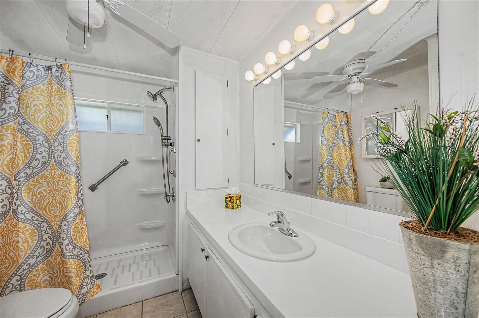 18 DRURY LN — photo 28
