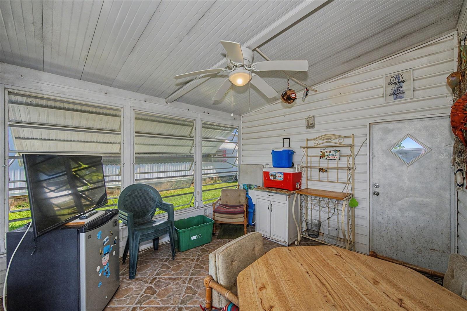 18 DRURY LN — photo 33