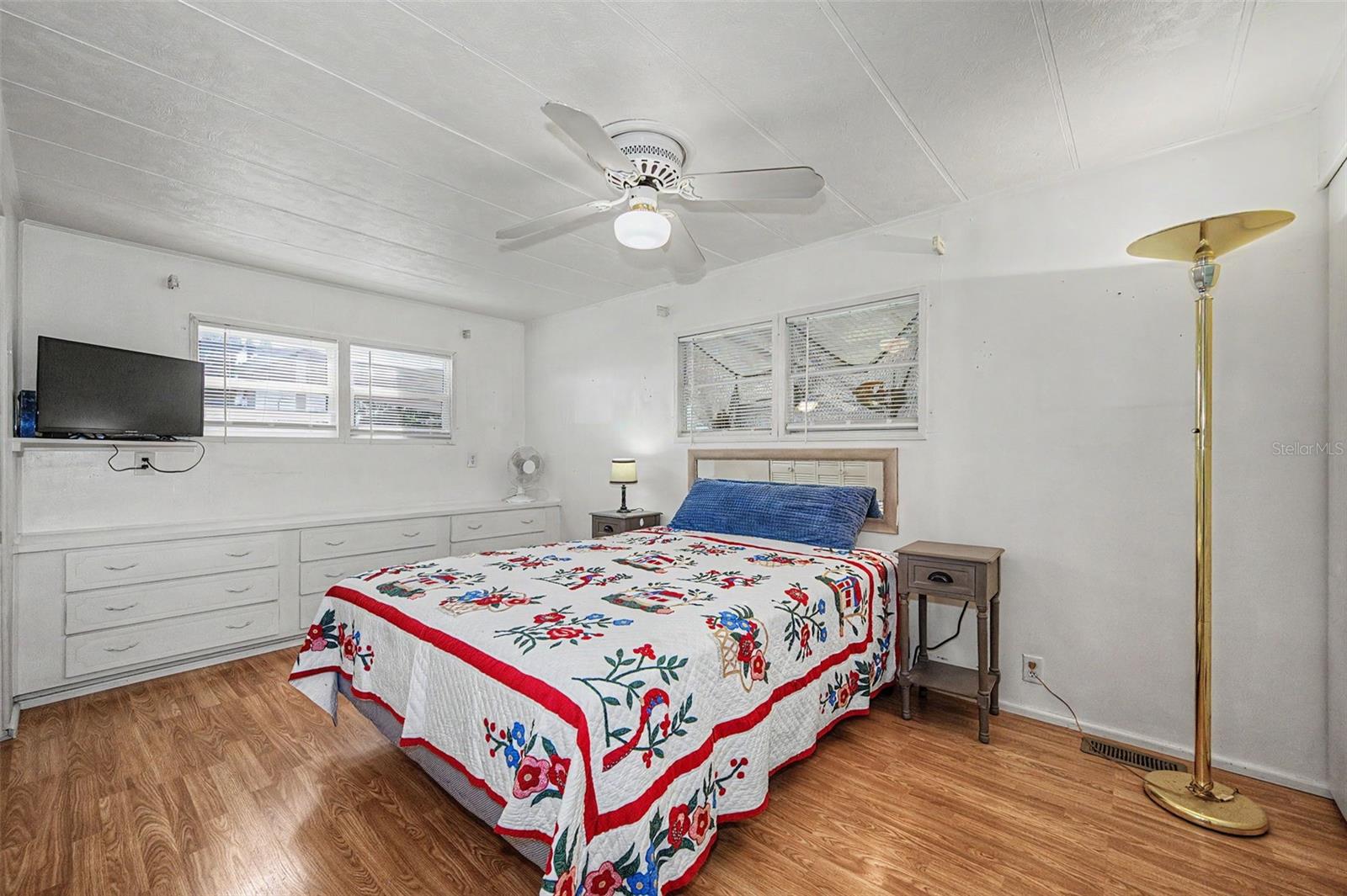 18 DRURY LN — photo 23