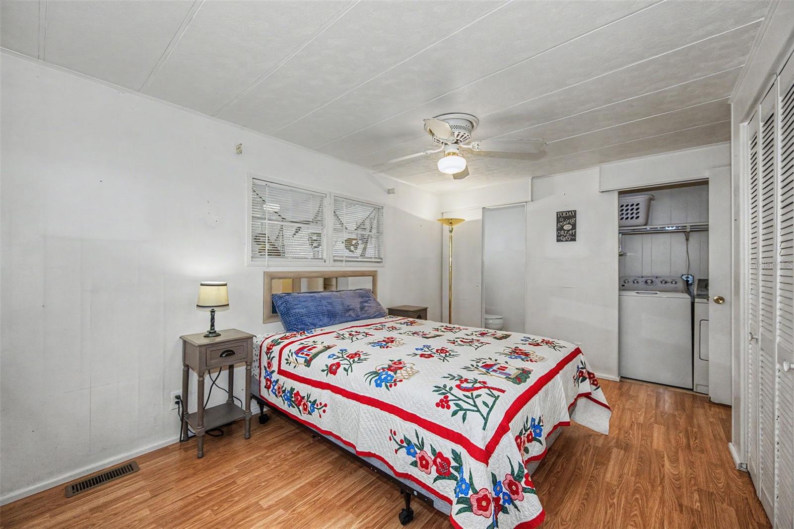 18 DRURY LN — photo 24