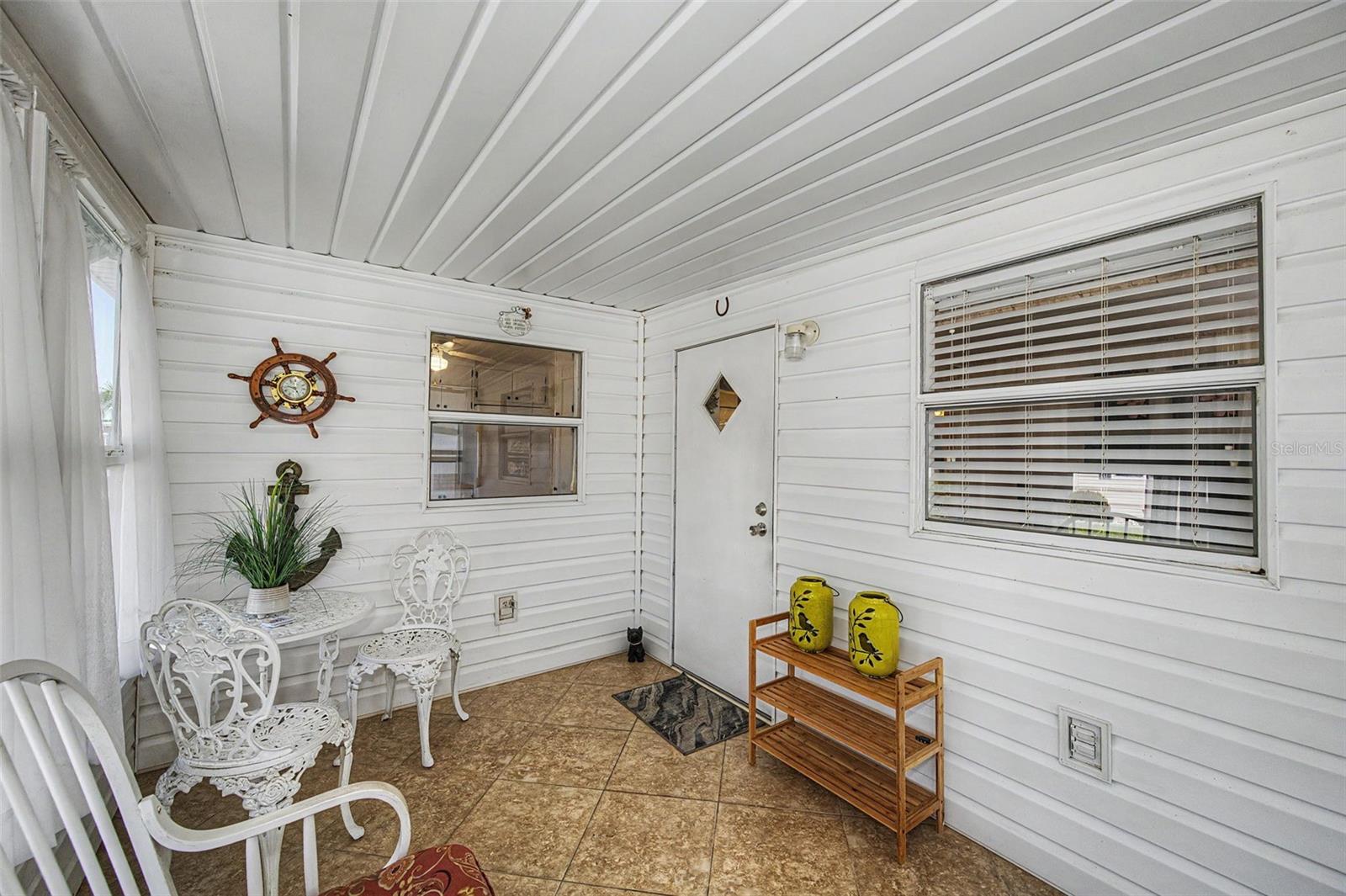 18 DRURY LN — photo 14