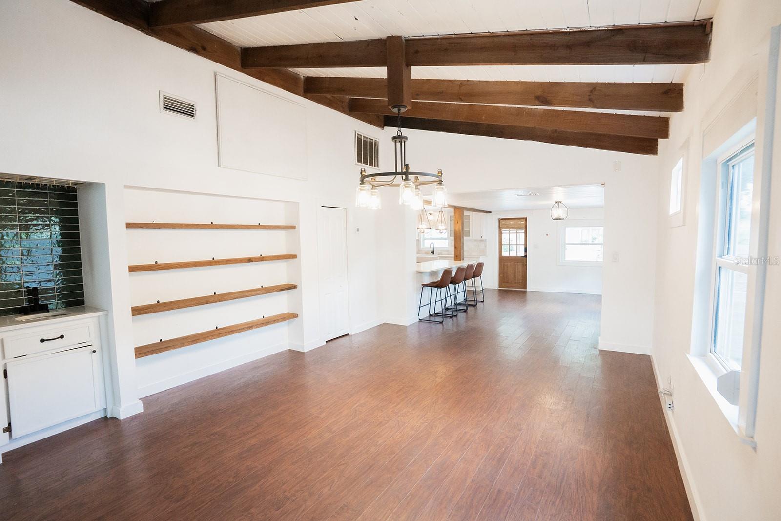 1112 W KIRBY ST — photo 15