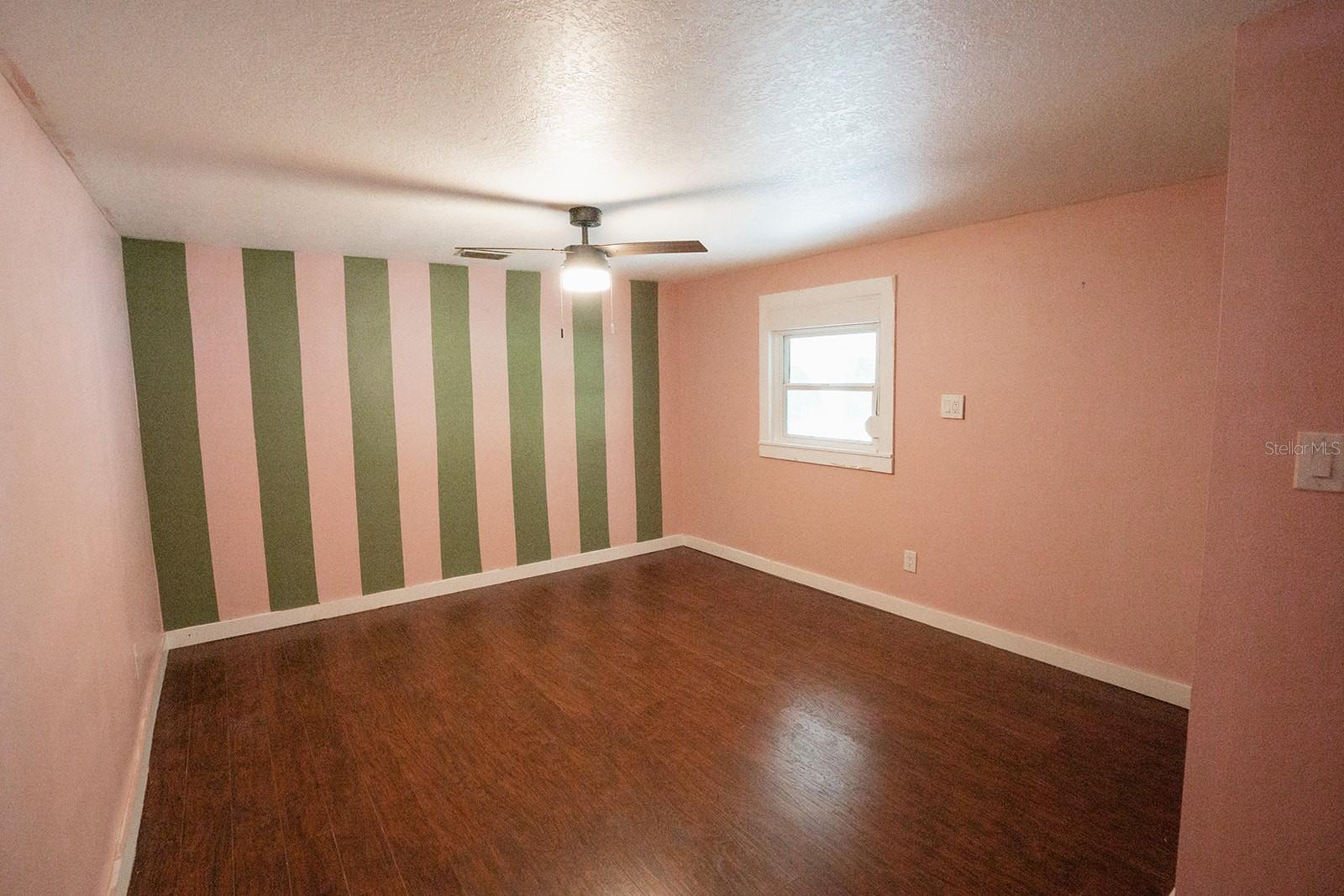 1112 W KIRBY ST — photo 25