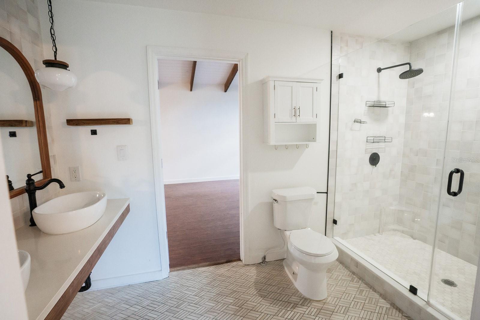 1112 W KIRBY ST — photo 21