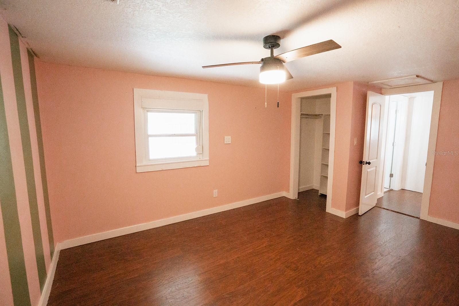 1112 W KIRBY ST — photo 24