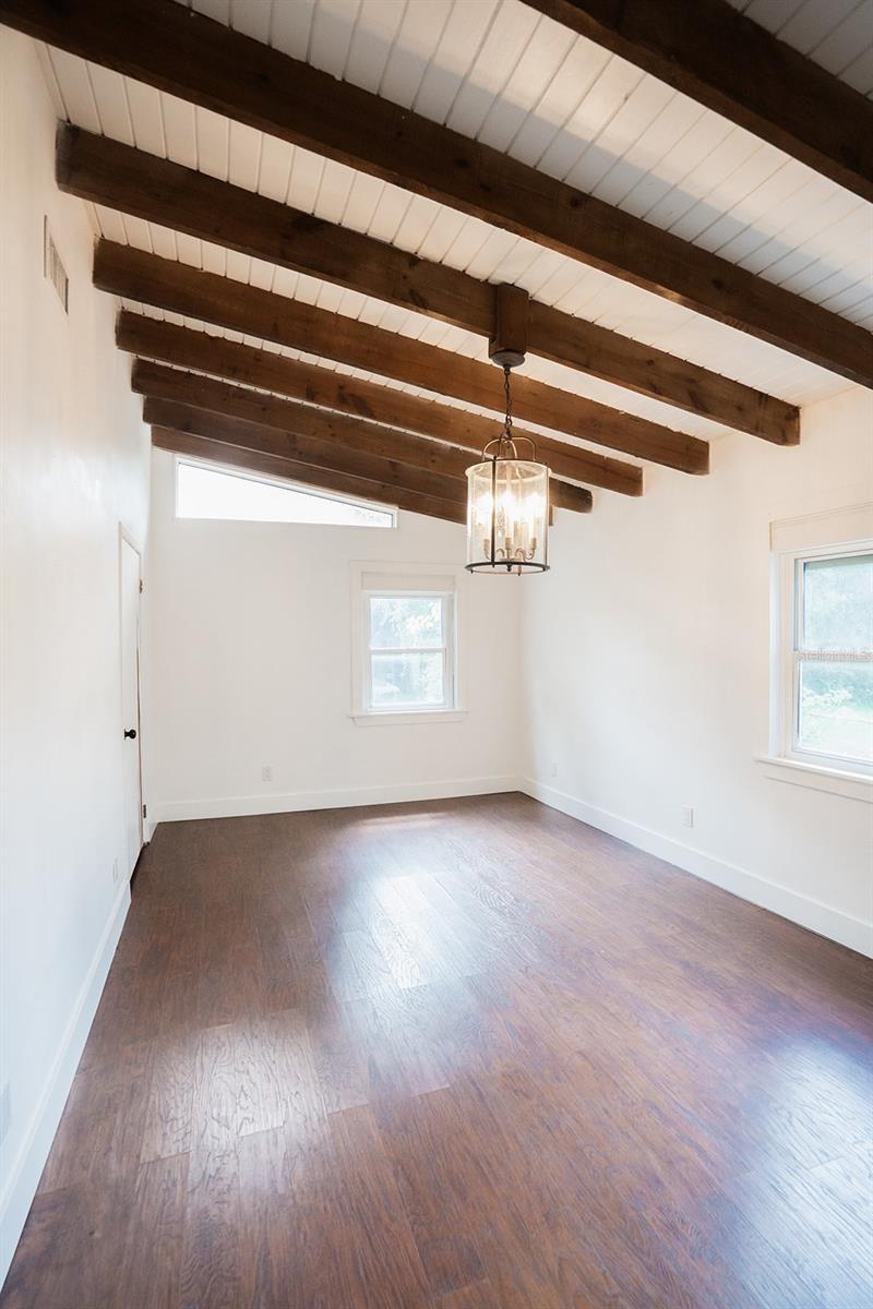 1112 W KIRBY ST — photo 12