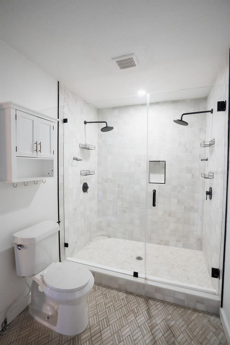 1112 W KIRBY ST — photo 22