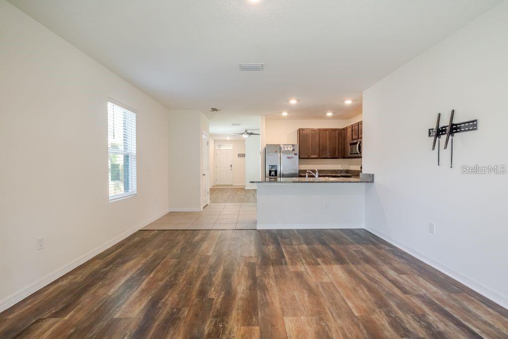 10945 TRAILING VINE DR — photo 2