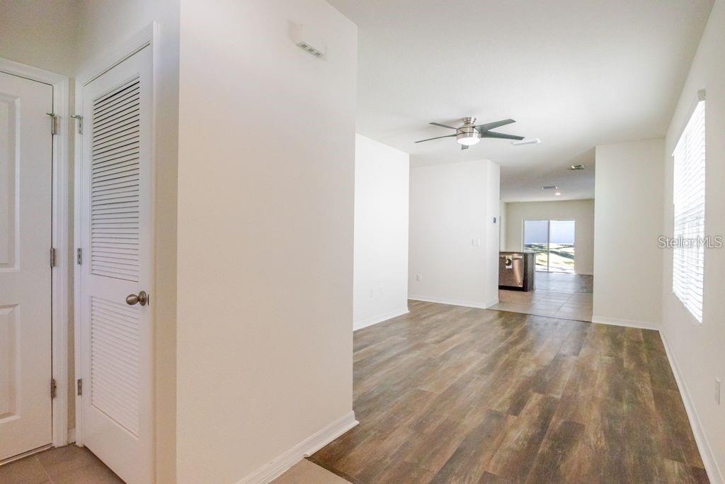 10945 TRAILING VINE DR — photo 10