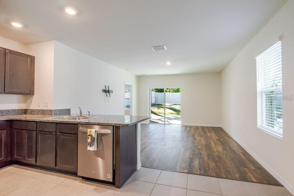 10945 TRAILING VINE DR — photo 3