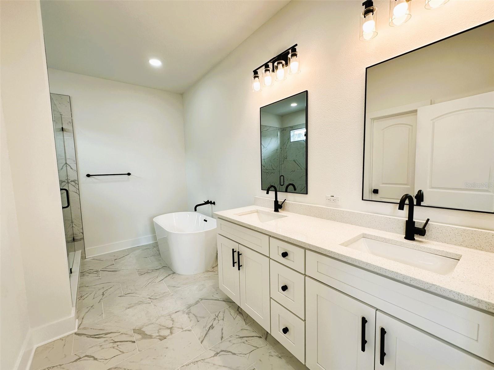 11703 COUNTRY CLUB PL — photo 25