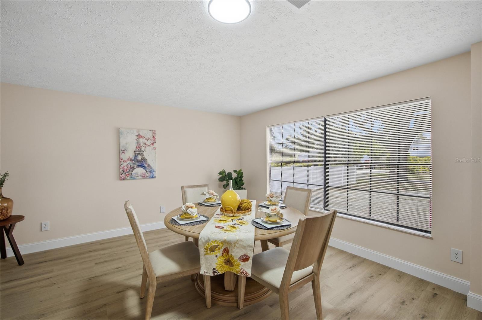 920 W CANDLEWOOD AVE — photo 6