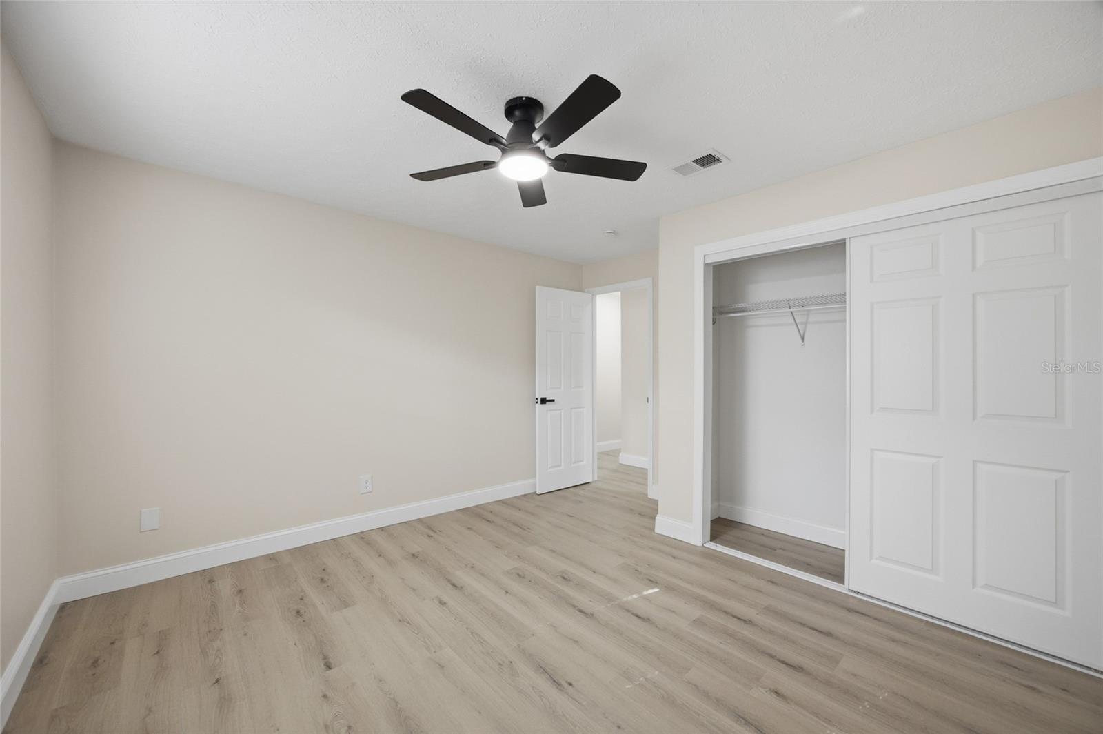 920 W CANDLEWOOD AVE — photo 21