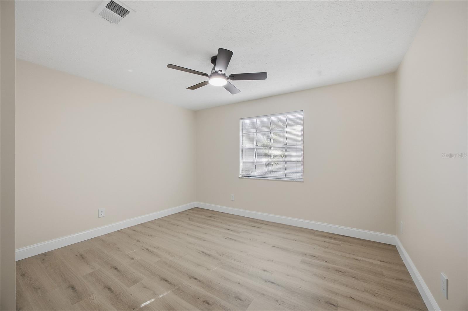 920 W CANDLEWOOD AVE — photo 20
