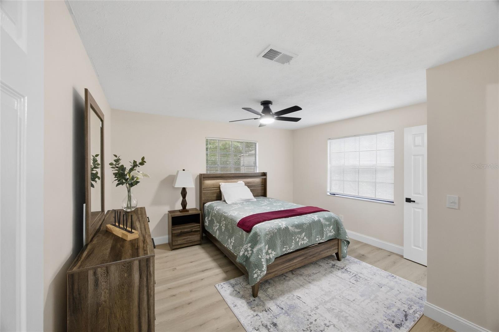 920 W CANDLEWOOD AVE — photo 14