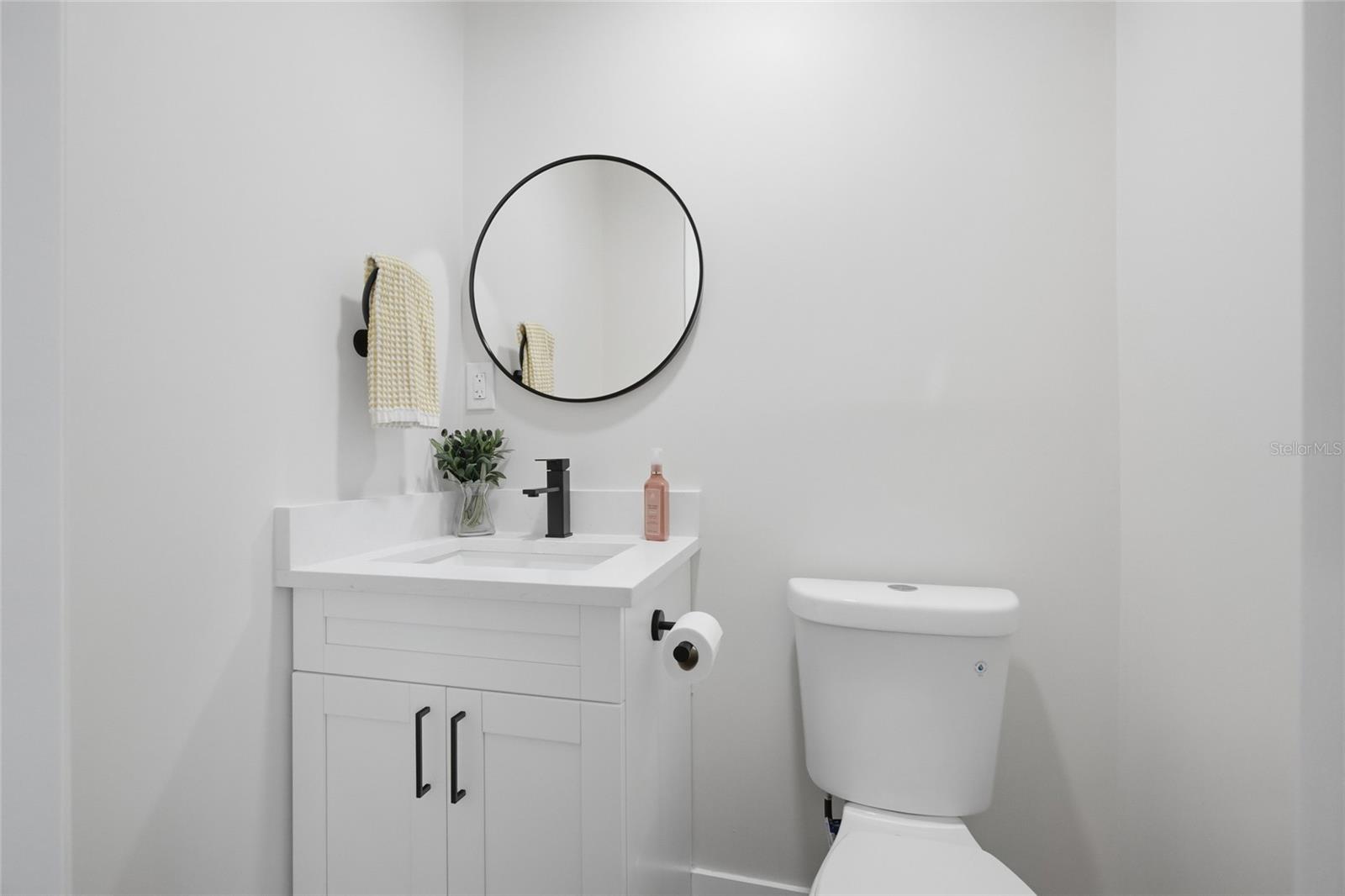 920 W CANDLEWOOD AVE — photo 26