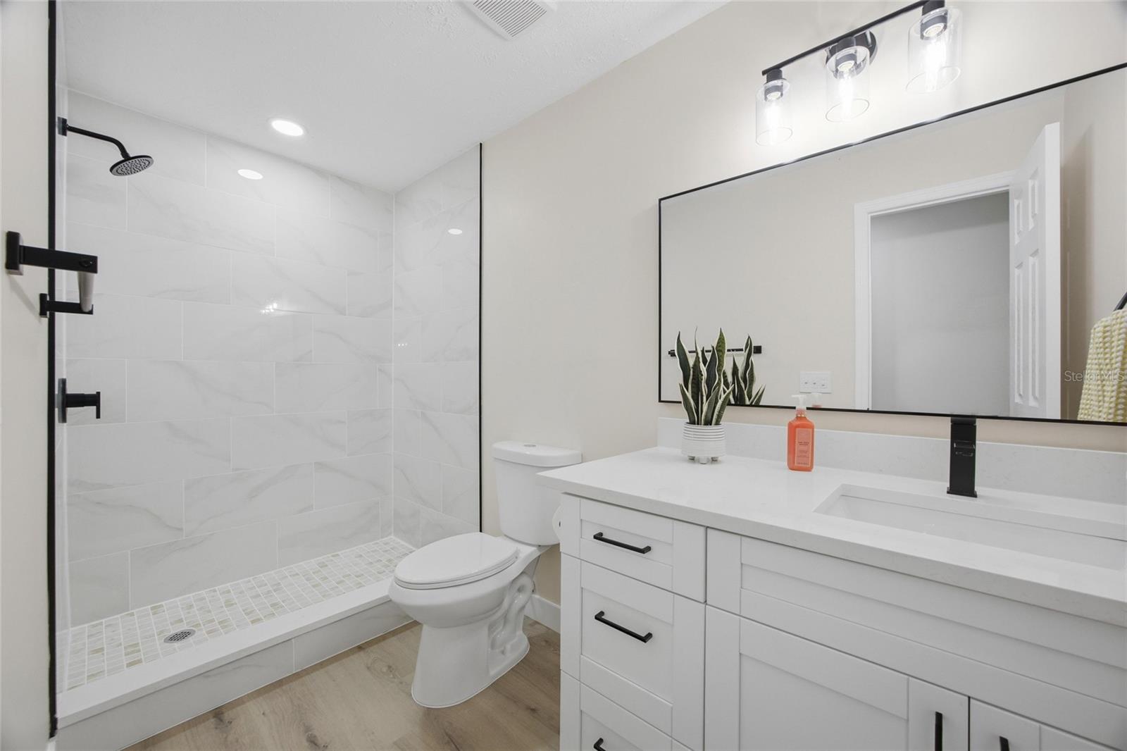 920 W CANDLEWOOD AVE — photo 24
