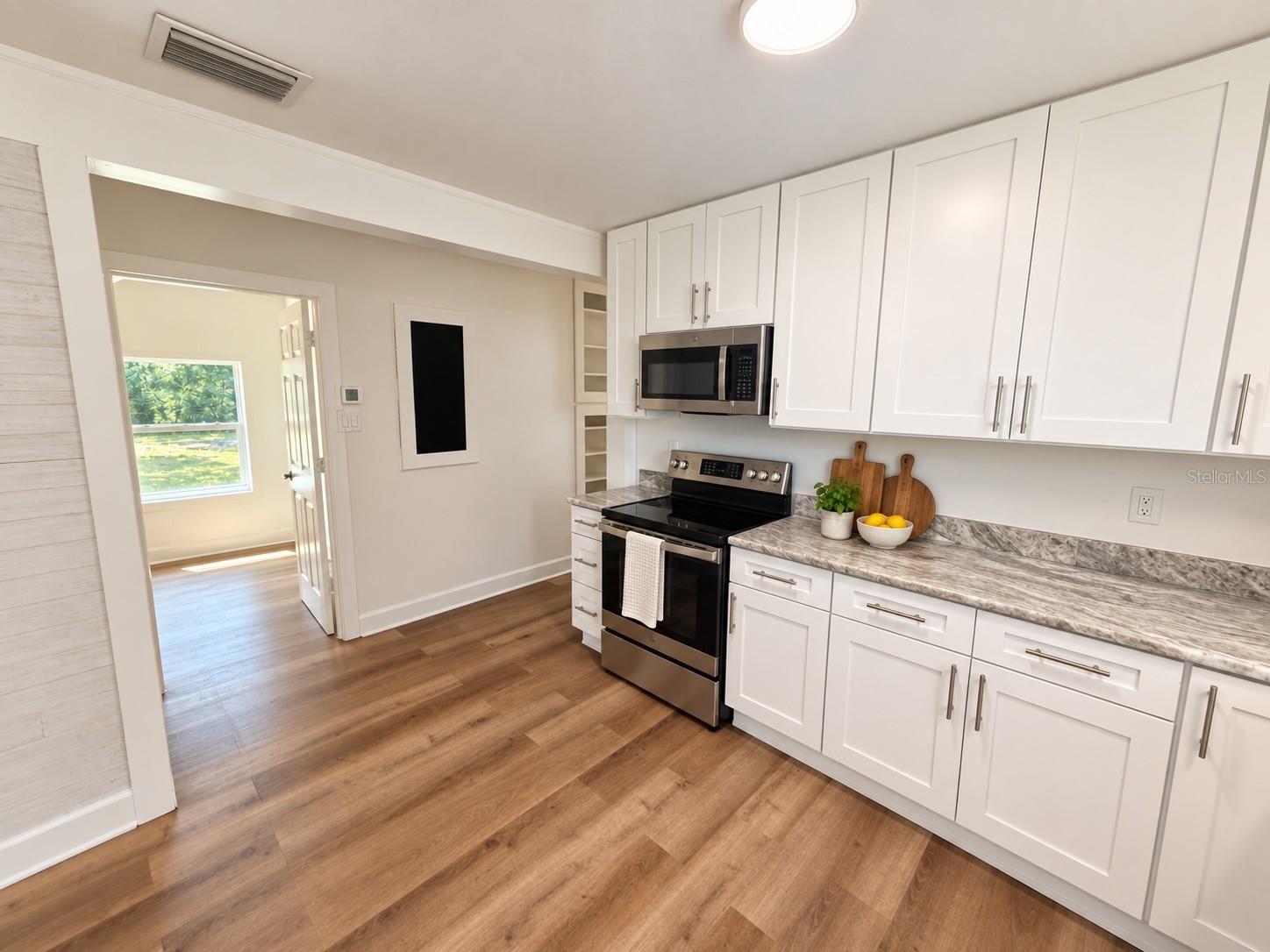 8807 DYER RD — photo 7