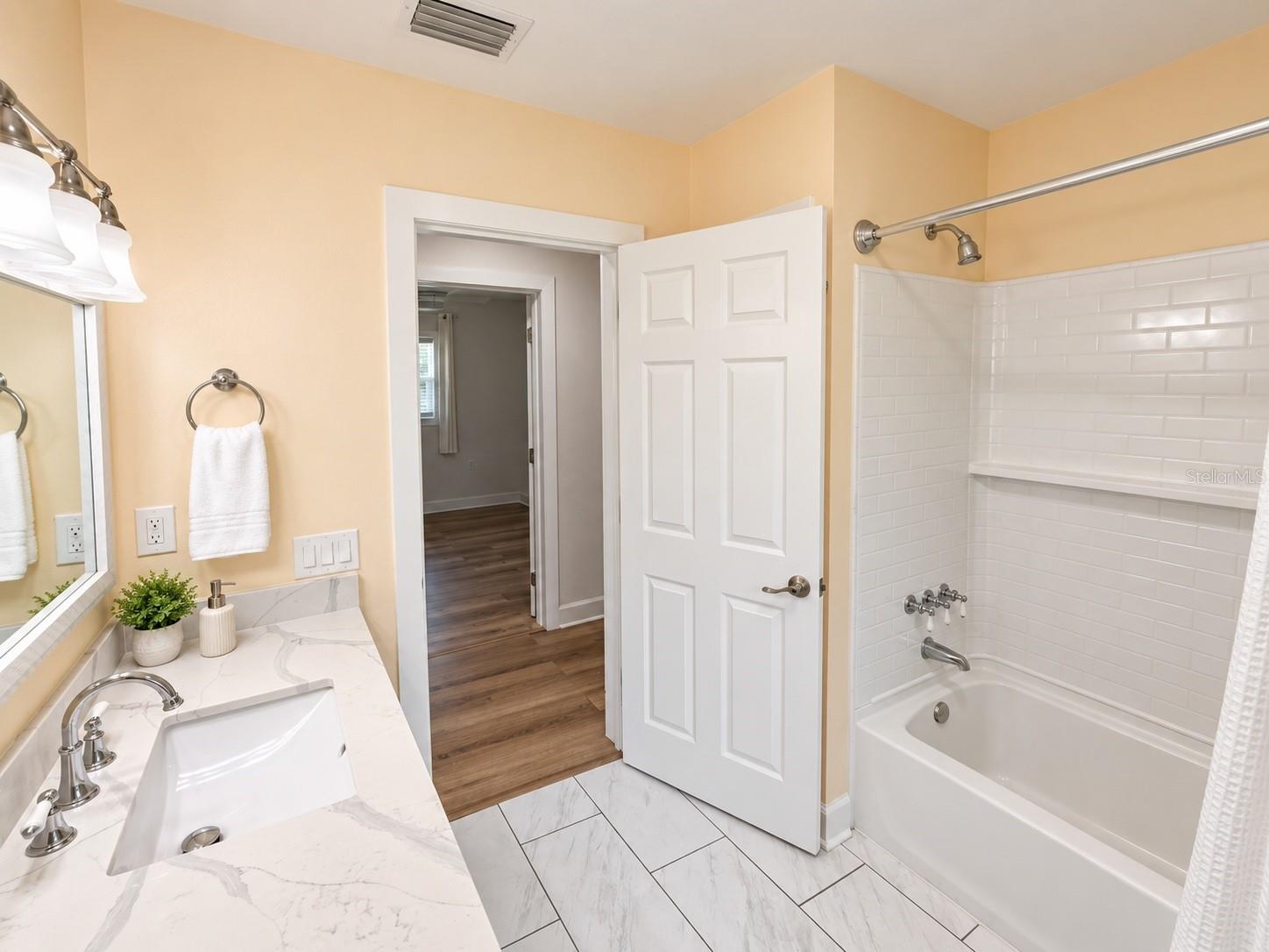 8807 DYER RD — photo 13