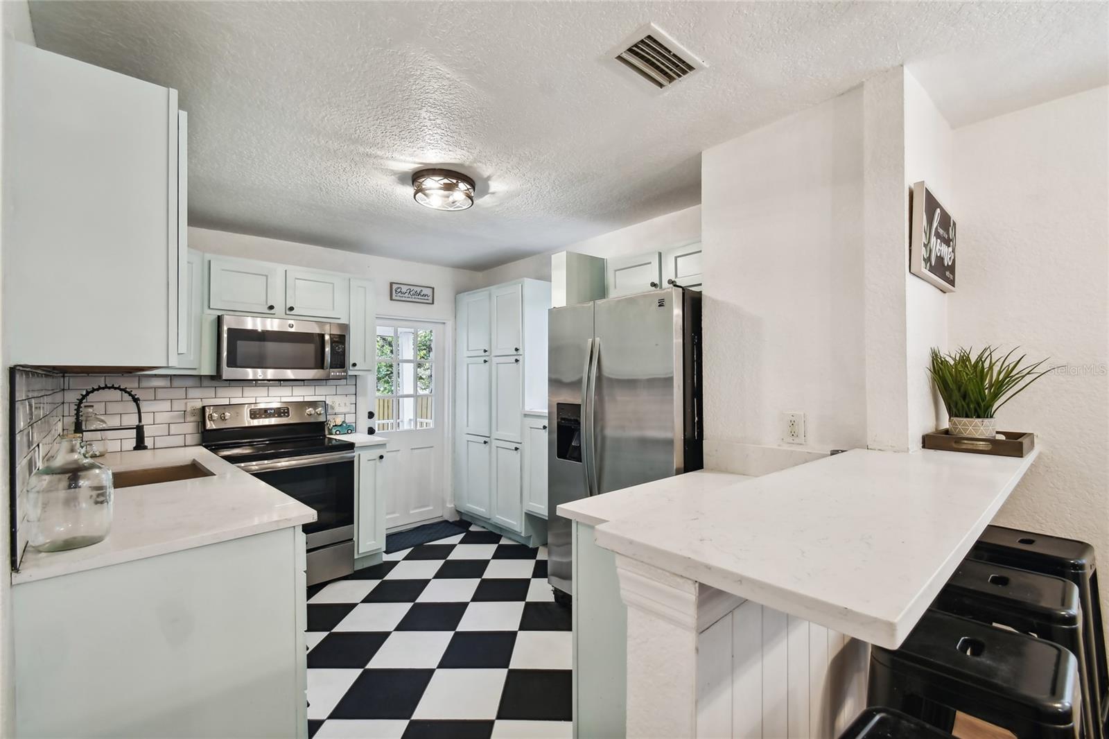 2509 E 12TH AVE — photo 14