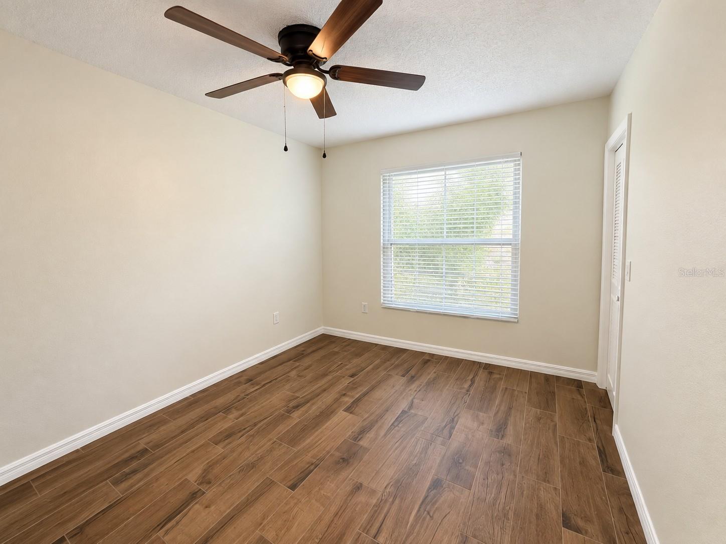902 W SHANNON CT — photo 15