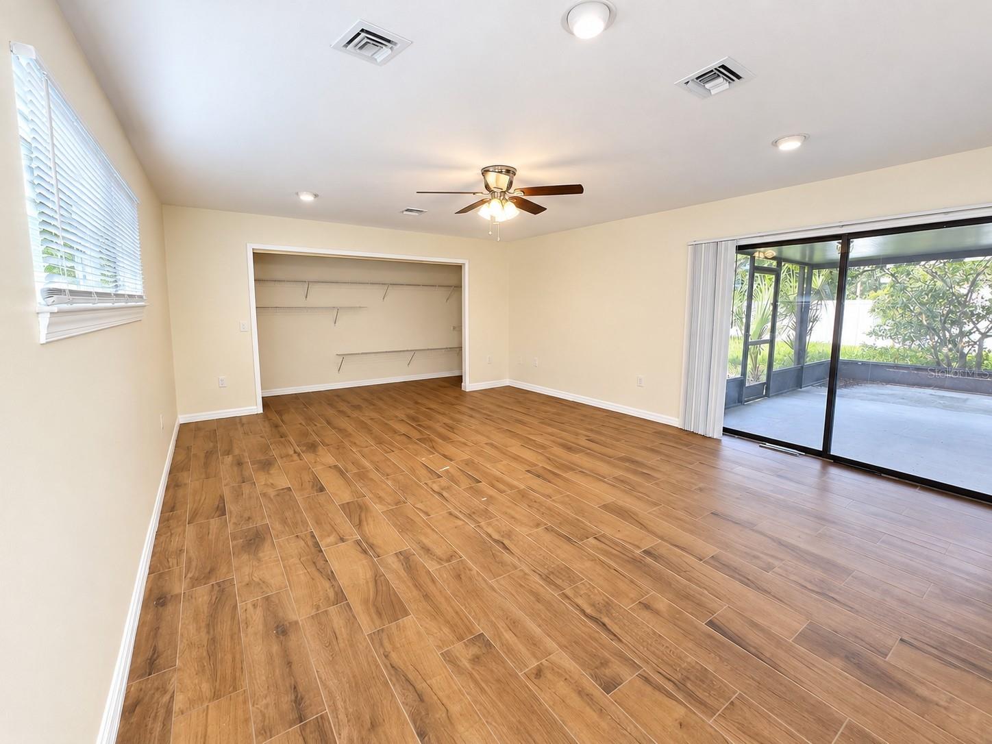 902 W SHANNON CT — photo 23