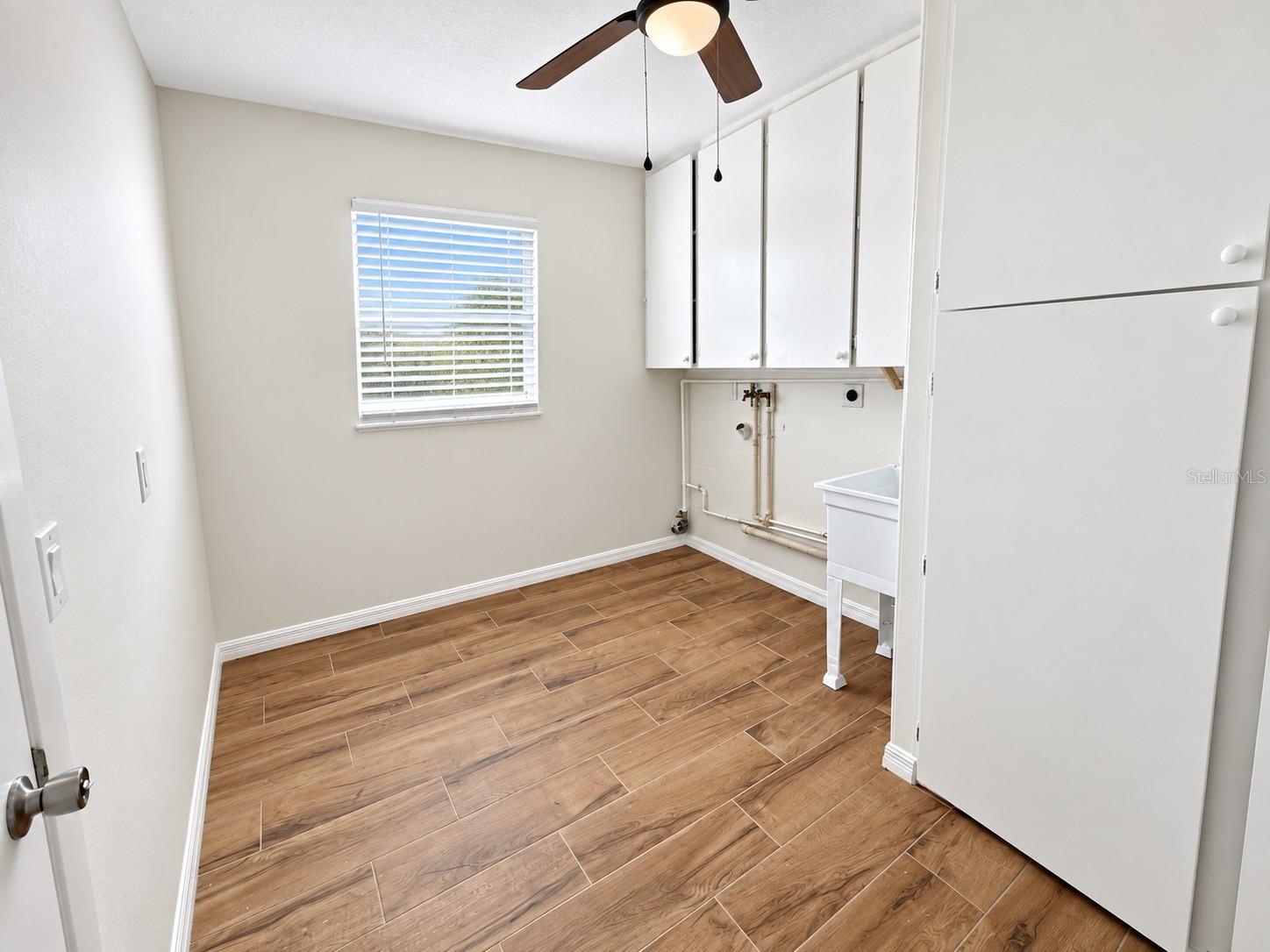 902 W SHANNON CT — photo 27