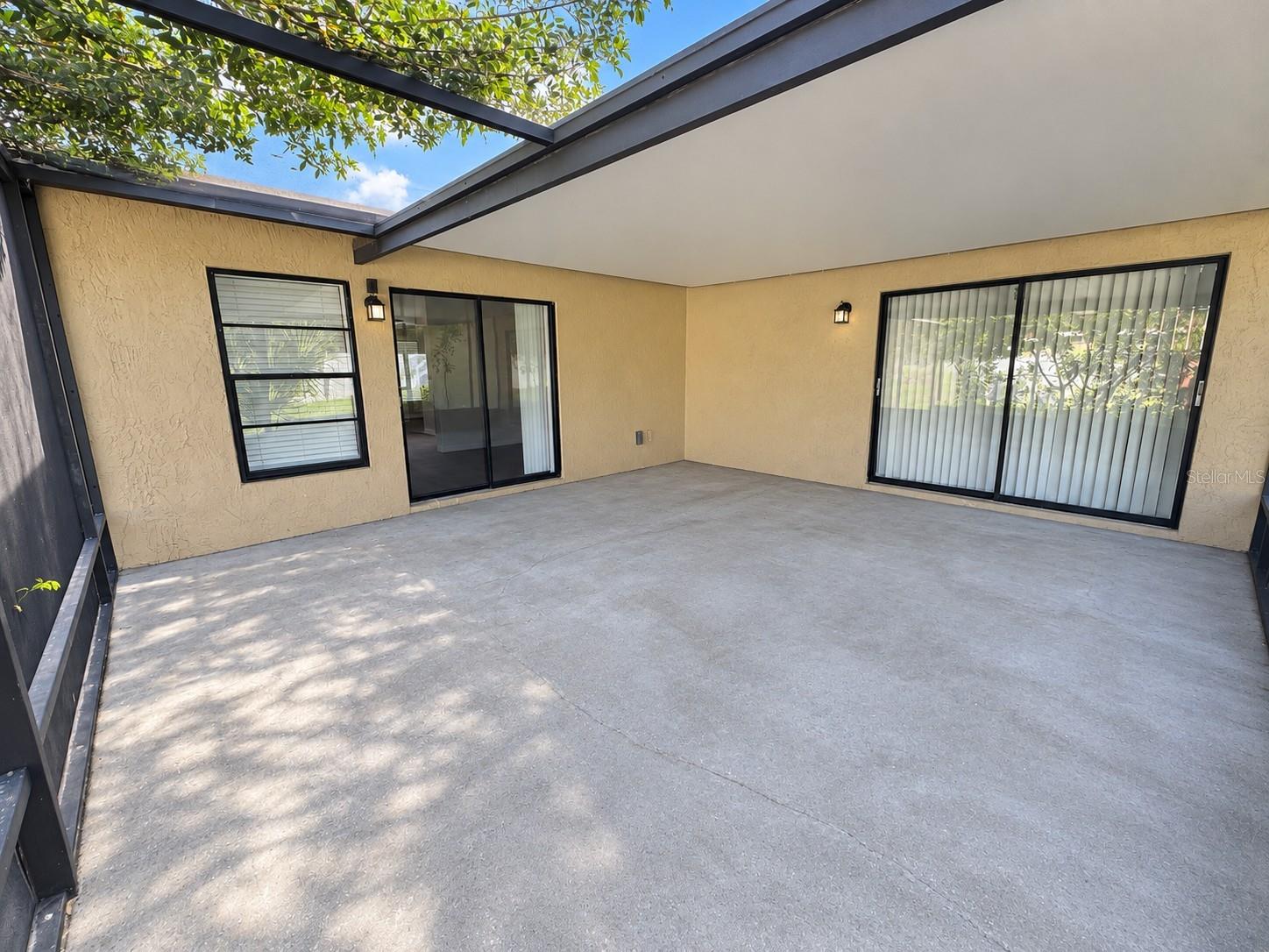 902 W SHANNON CT — photo 28