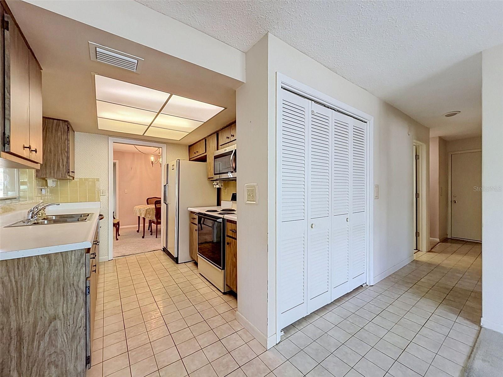 2580 WINDWOOD DR — photo 16