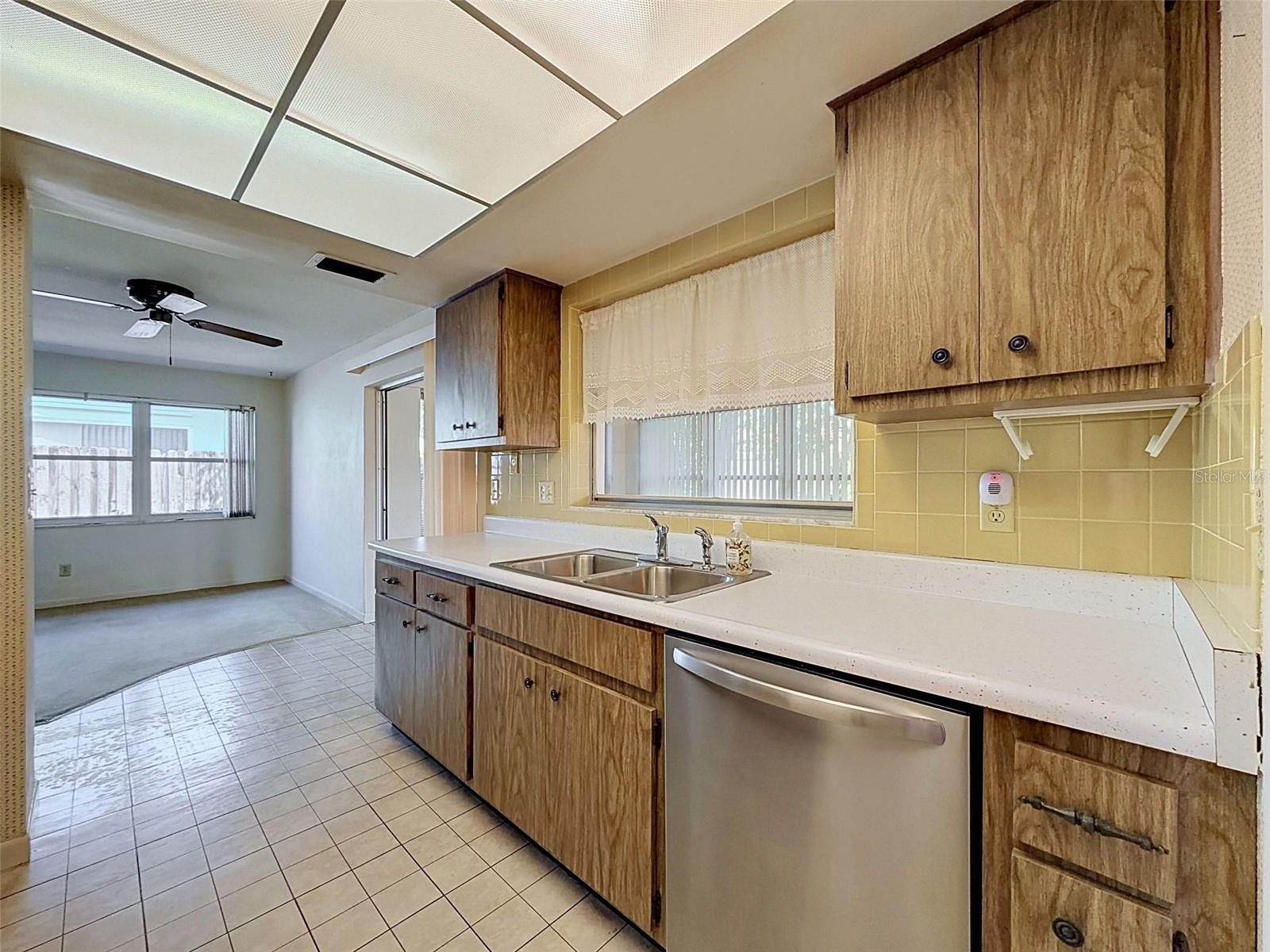 2580 WINDWOOD DR — photo 19