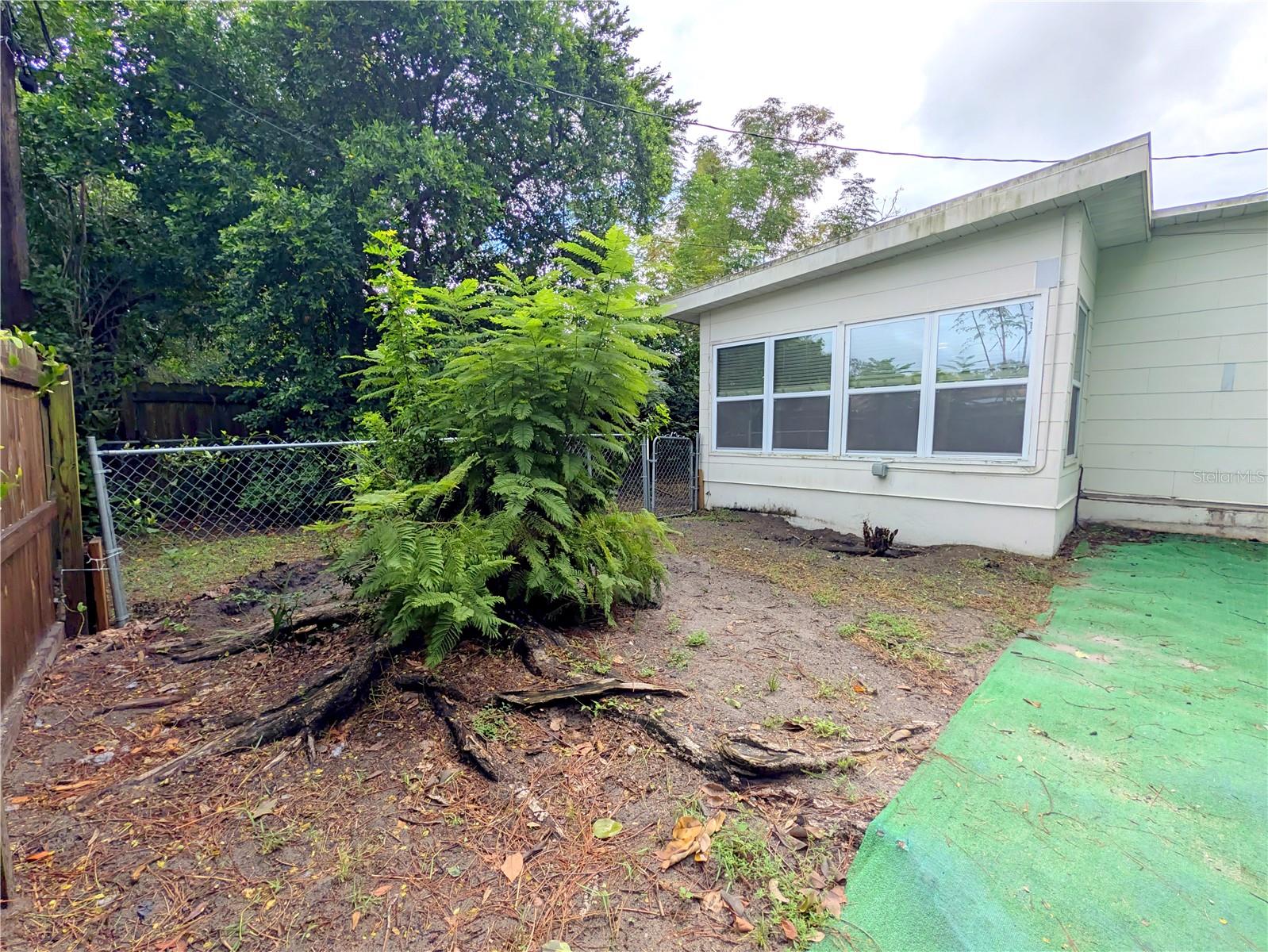 1528 LEVERN ST — photo 32