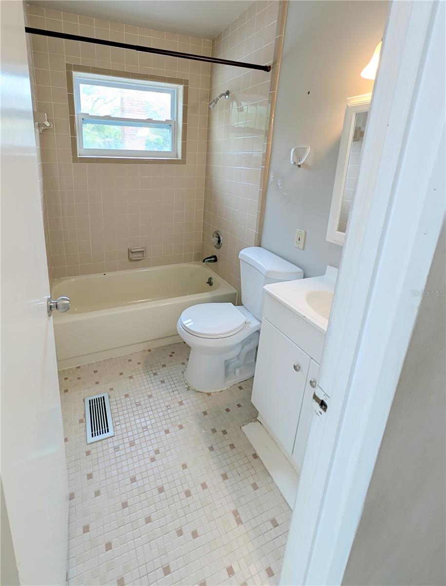 1528 LEVERN ST — photo 19
