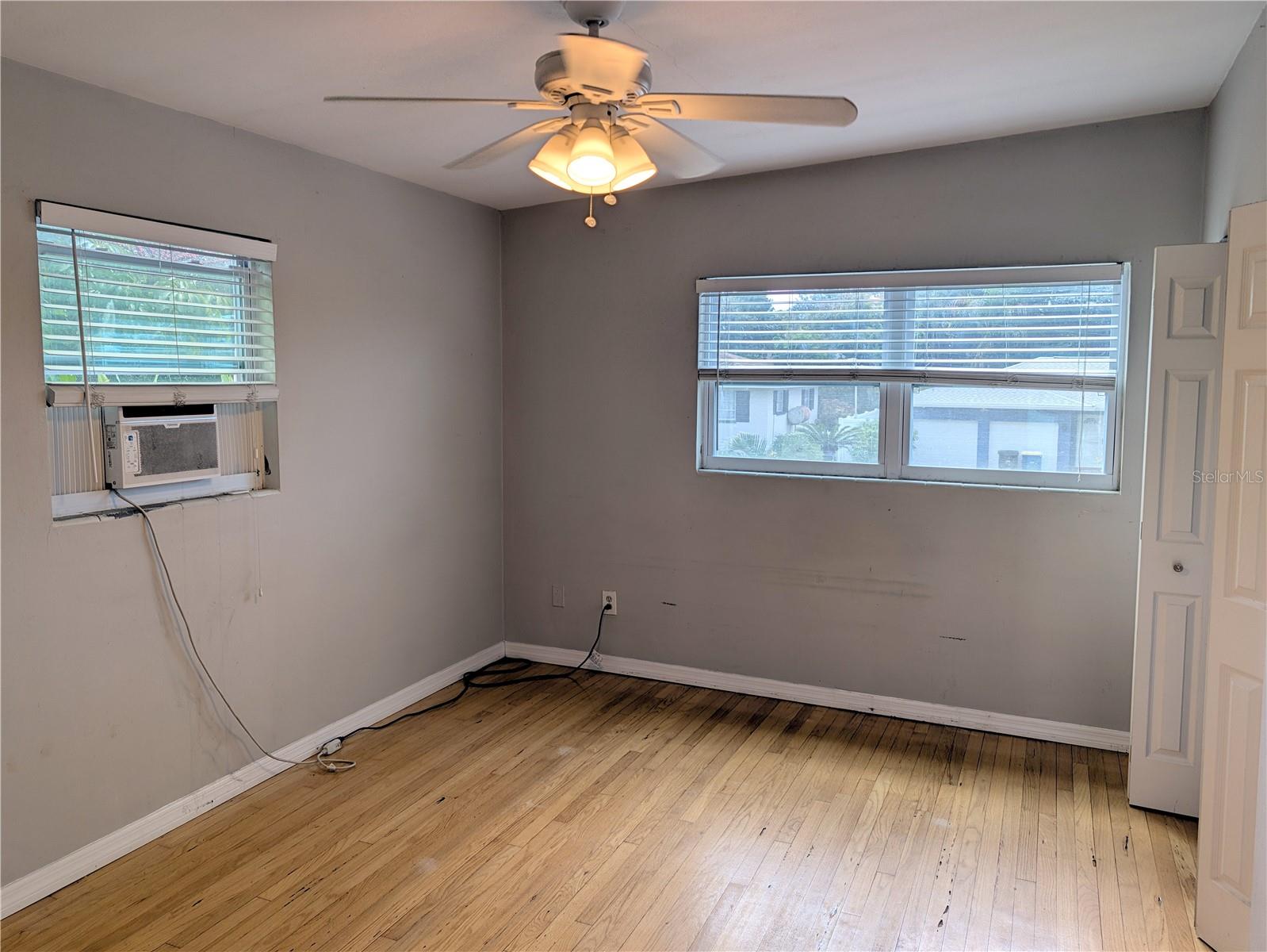 1528 LEVERN ST — photo 25