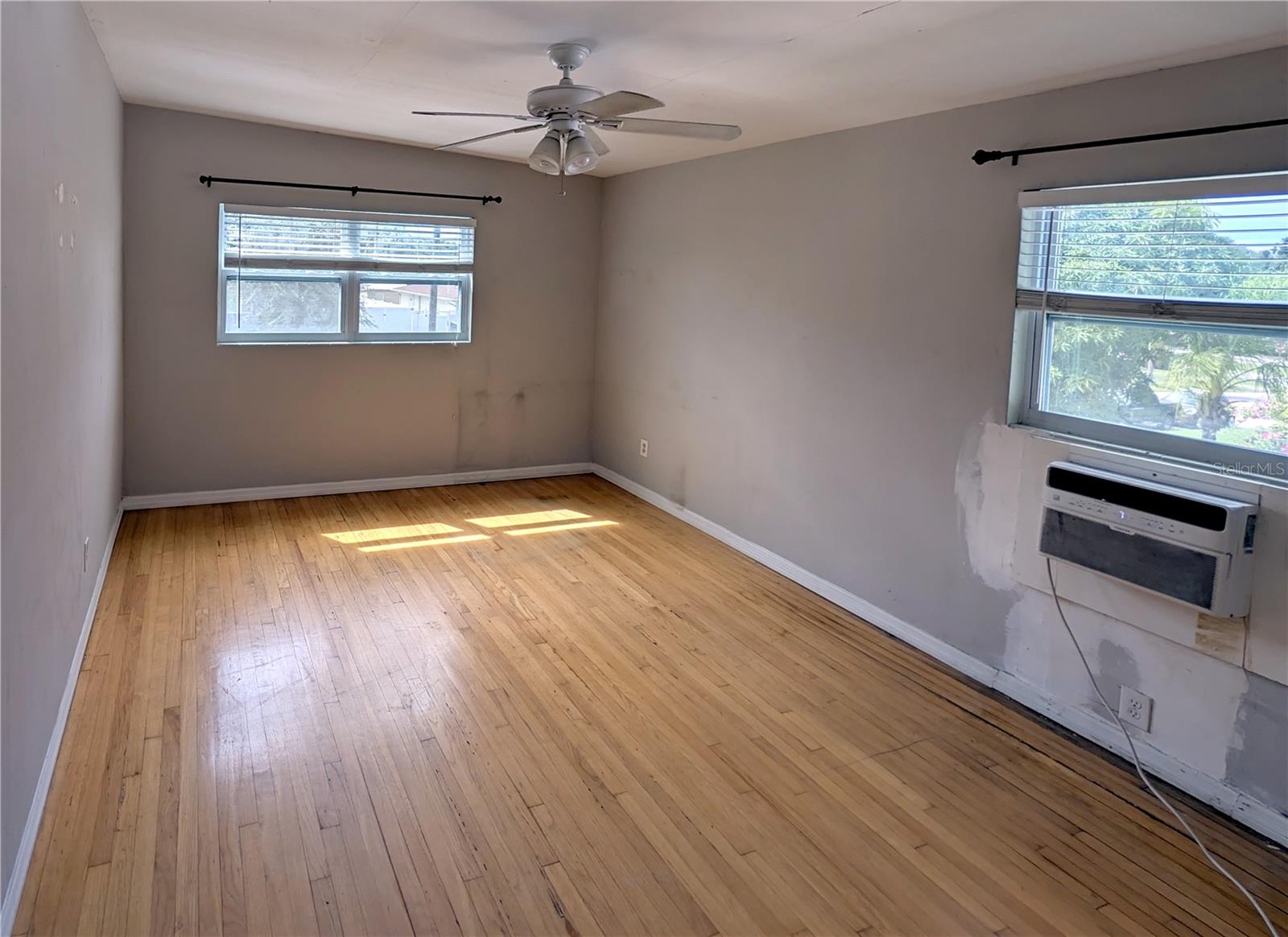 1528 LEVERN ST — photo 23