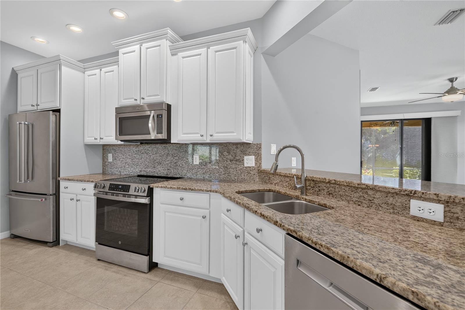 2534 OSWEGO DR — photo 15