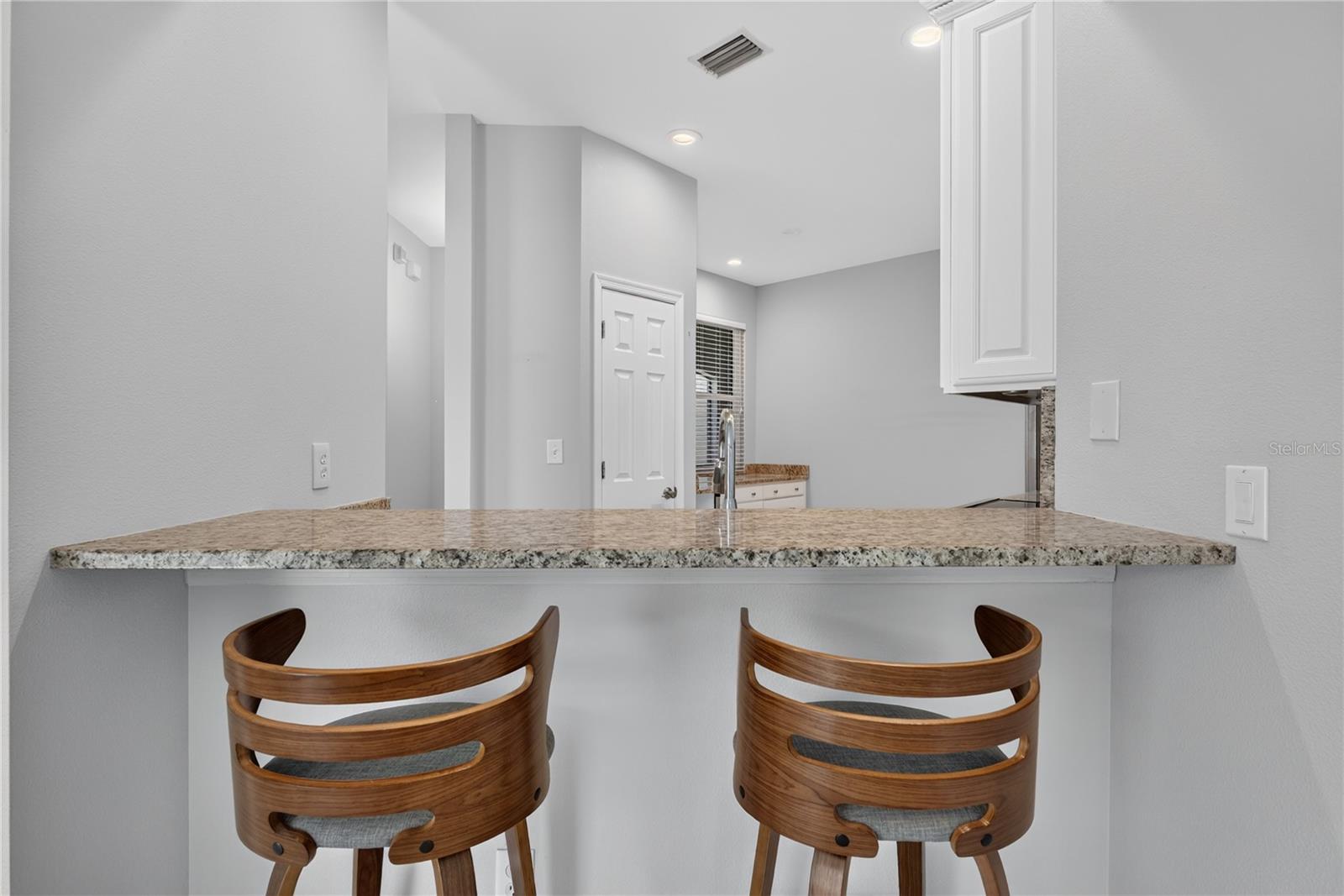 2534 OSWEGO DR — photo 12