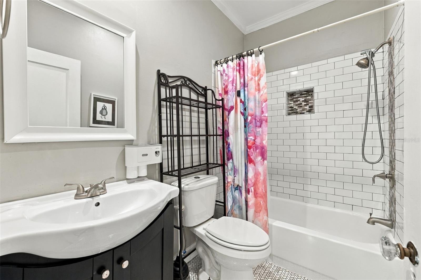 314 E HANNA AVE — photo 27
