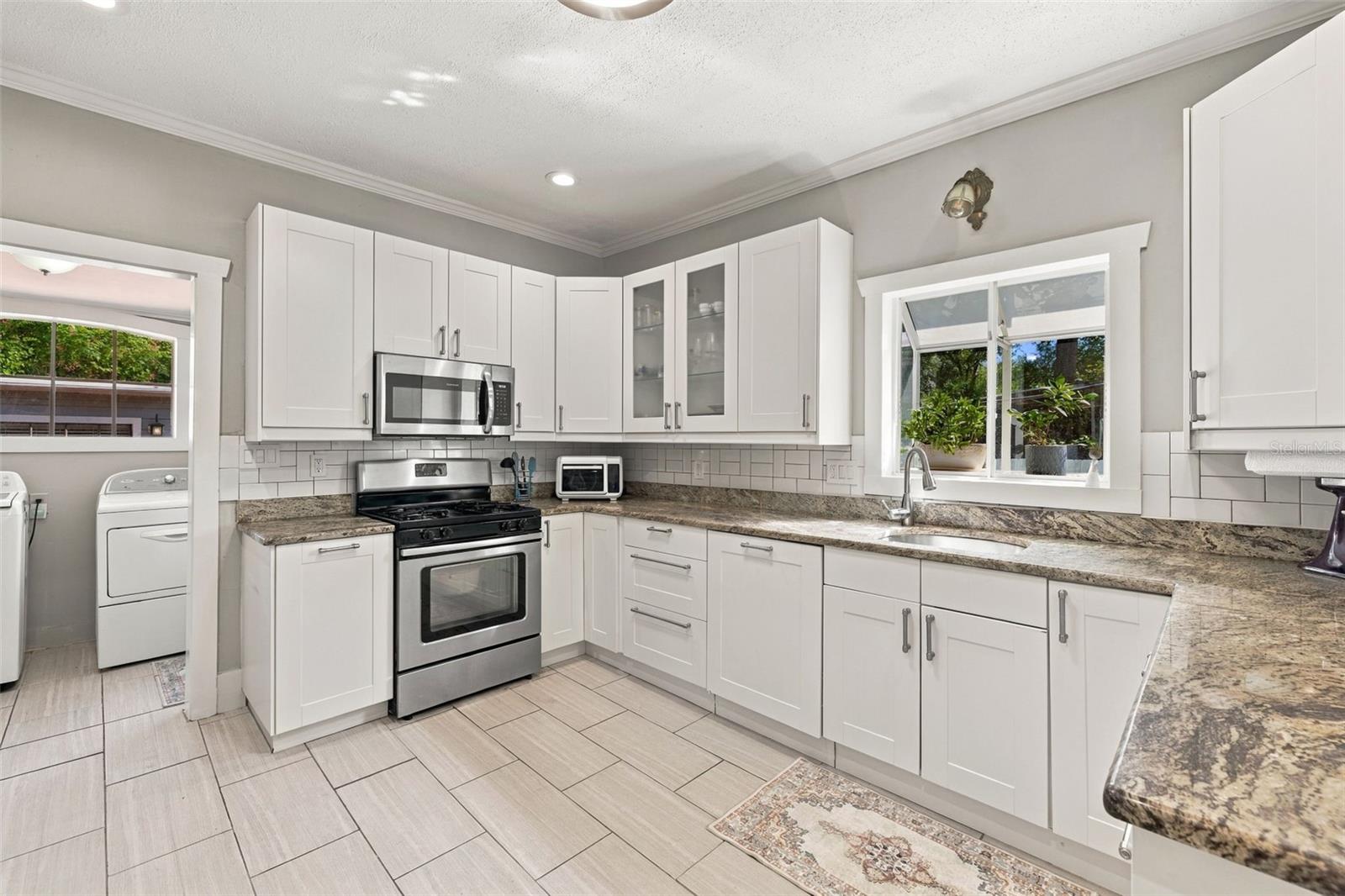 314 E HANNA AVE — photo 10