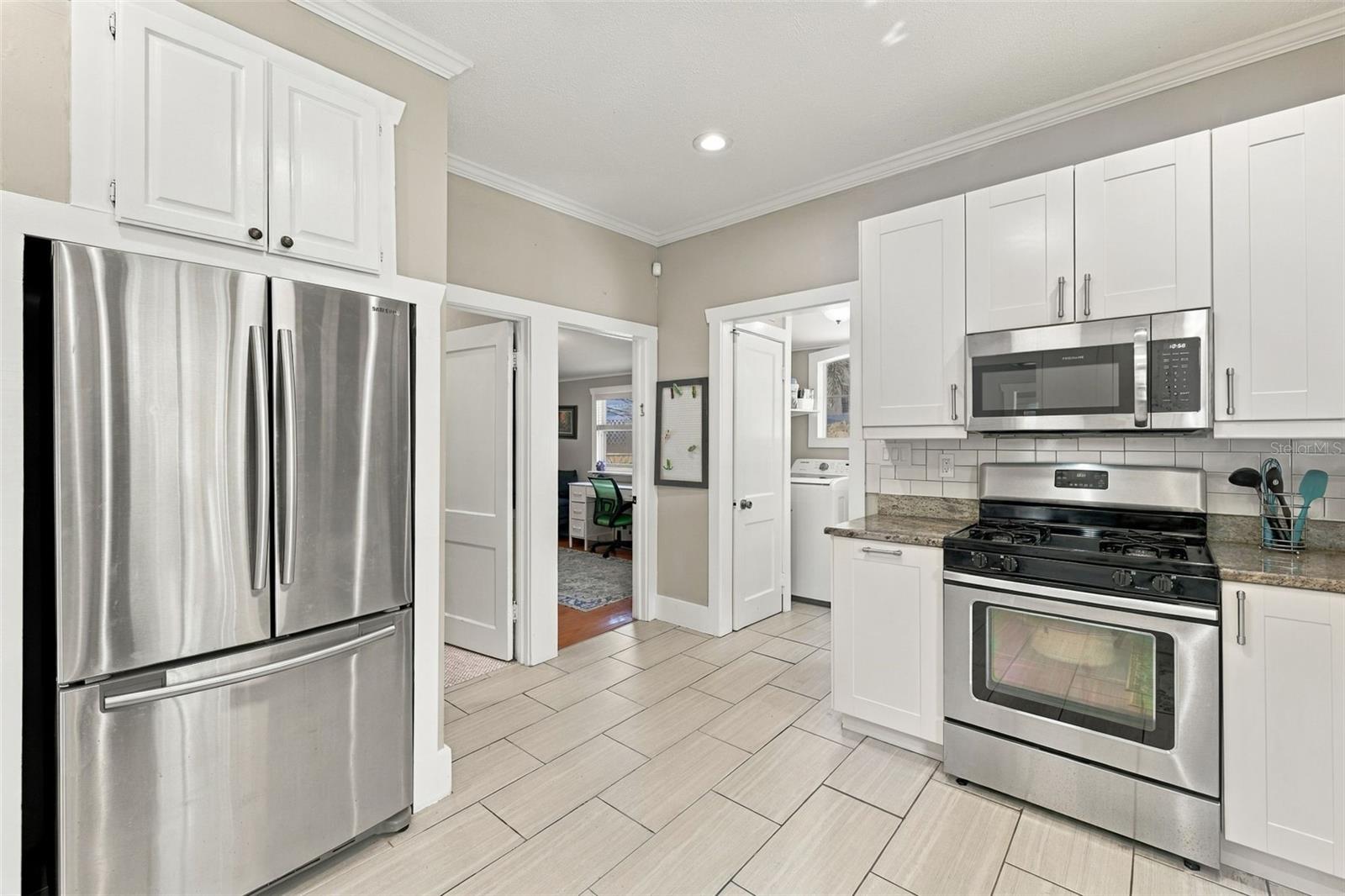 314 E HANNA AVE — photo 13