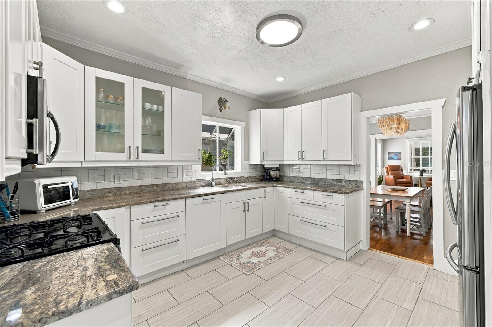 314 E HANNA AVE — photo 11