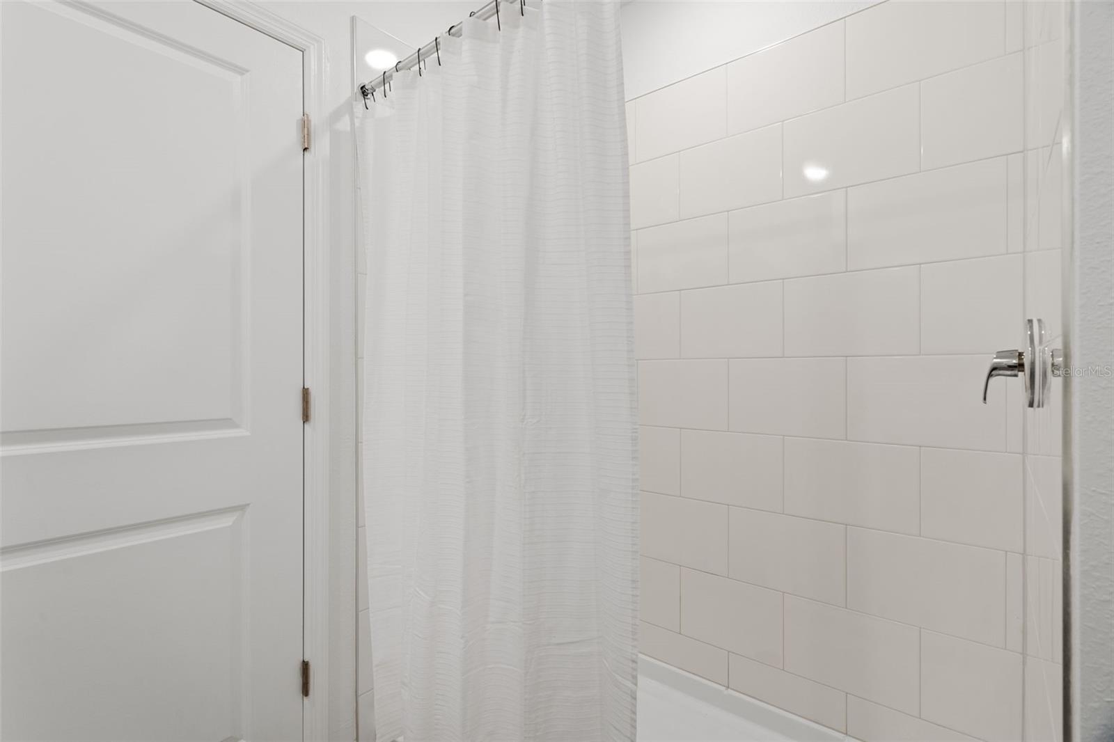6582 PORCH LIGHT DR — photo 11
