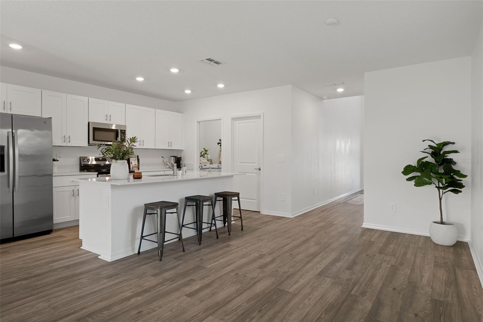 6582 PORCH LIGHT DR — photo 17