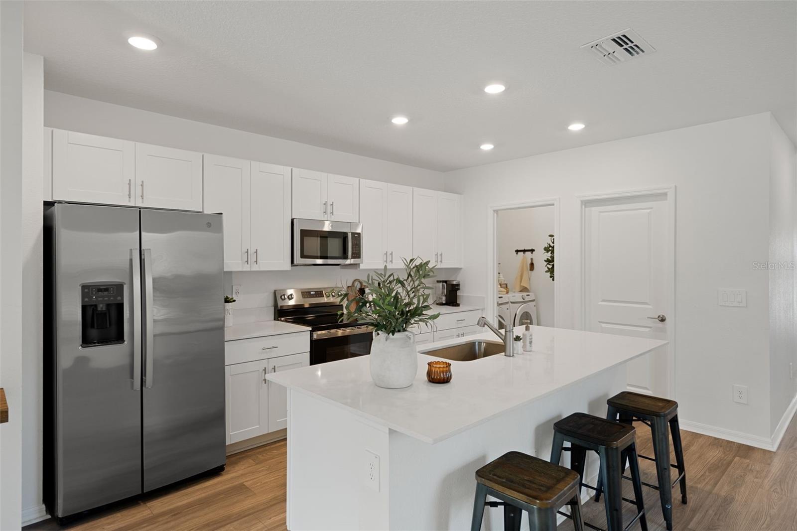 6582 PORCH LIGHT DR — photo 18